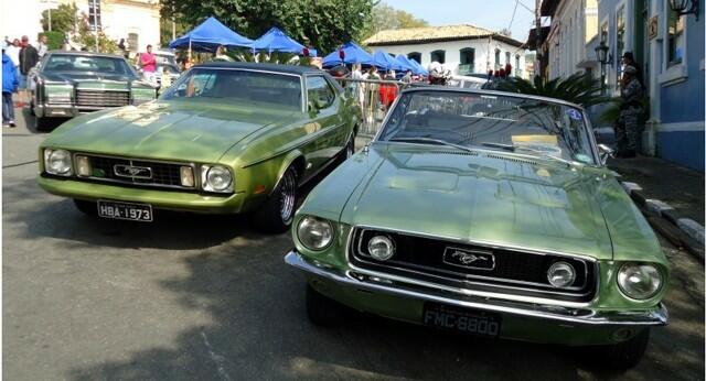 Como você prefere os Mustangs? verdes...