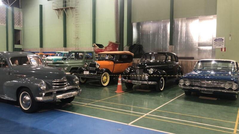 Exposição de Carros Antigos no Clube Dom Pedro