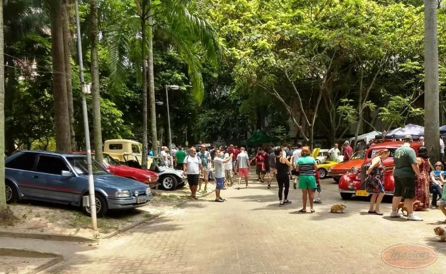 Encontro de Veículos Antigos na ABM