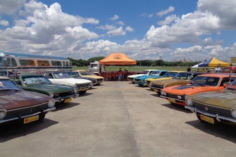 Carros Antigos no Campo de Marte