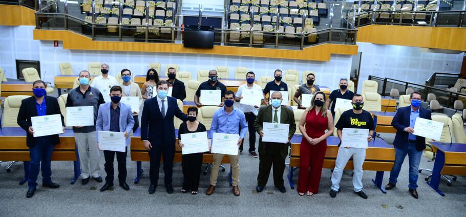 Clubes de carros antigos são homenageados na Câmara Municipal de Goiânia