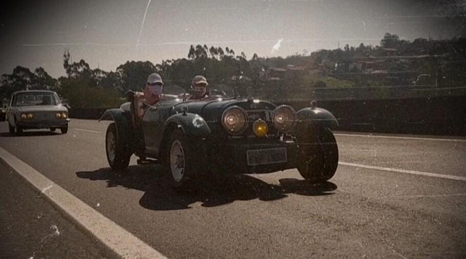 Passeio de Veículos Antigos da Família Vintage Club