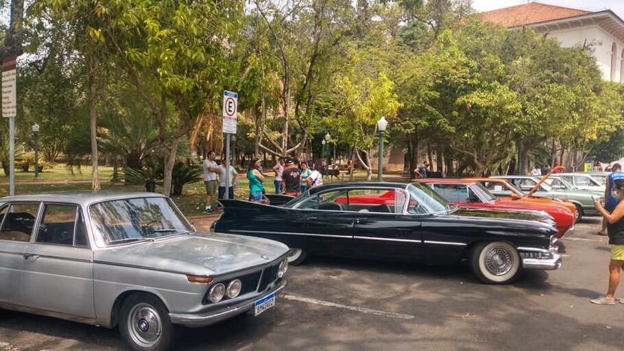 Encontro Mensal do Clube do Automóvel Antigo de Poços de Caldas