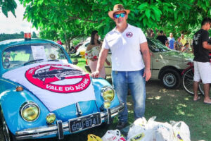 Clube de Carros Antigos promove ação solidária em Ipatinga