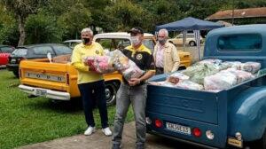 Drive Thru Solidário recebeu doações no Museu do Automóvel