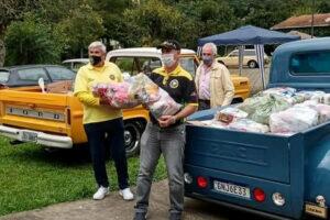 Drive Thru Solidário recebeu doações no Museu do Automóvel