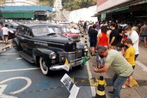 Exposição carros antigos CADEG