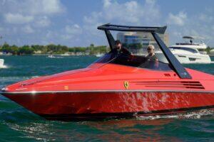 Riva Ferrari 32