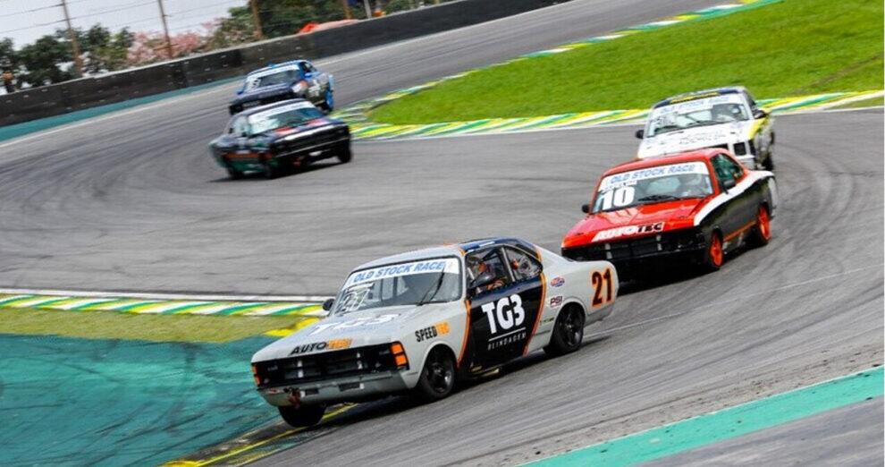 Thiago Lourenço e Ricardo Domenech dominam provas da Old Stock Race em Interlagos