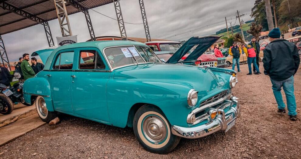 2º Encontro de Carros Antigos em Jacutinga