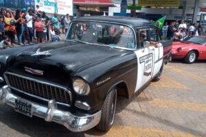 8º Desfile e Encontro de Carros Antigos em Itabirito