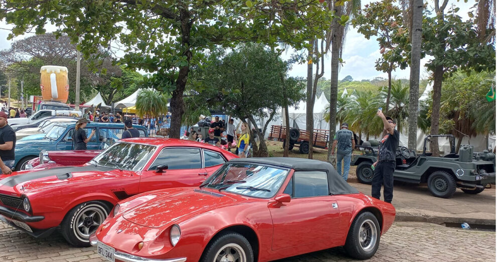 Encontro Anual de Carros Antigos e Motos em Campinas