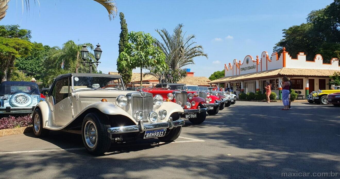 Encontro Mensal do 6 Pistas BH Car Club - Belo Horizonte, MG - Maxicar