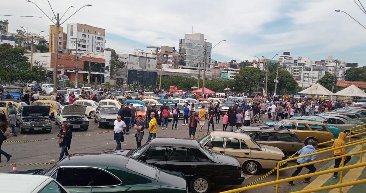 Sábado tem encontro de carros antigos em Betim