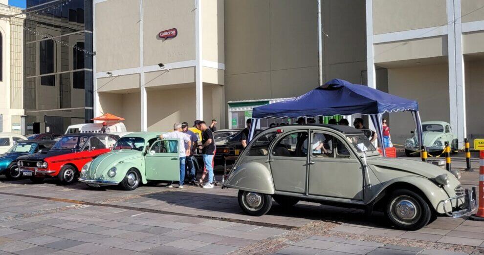 Encontro Veteran Car Clube Porto Alegre no Shopping Total