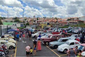 Galeria: Encontro Mensal de Carros Antigos do CVAL