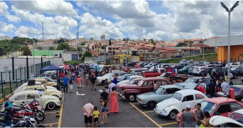 Galeria: Encontro Mensal de Carros Antigos do CVAL