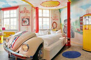 V8 Hotel