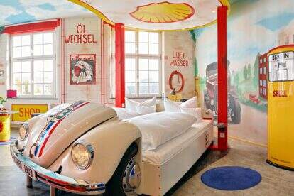 V8 Hotel