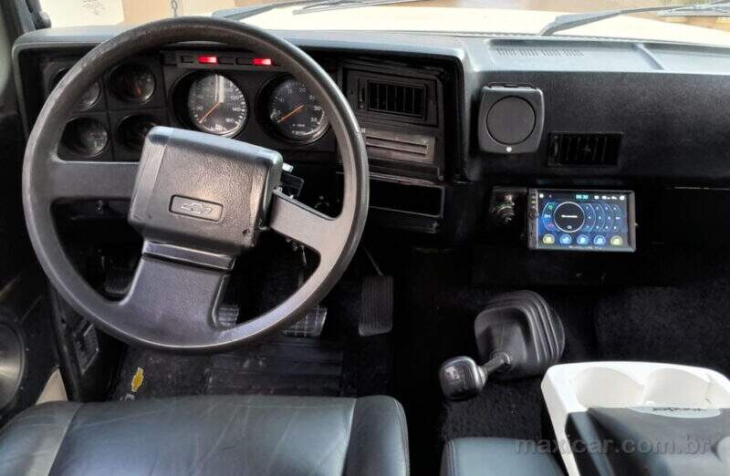 Chevrolet Veraneio Custom de Luxe 1992 - Image 4
