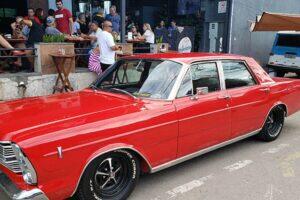 Foi um sucesso o "The American Classic Cars Blues Bar Experience"