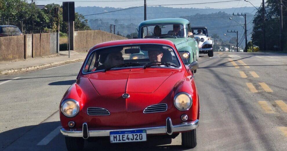 Blumenau Autos Veteranen Club celebra seus 39 anos pegando a estrada