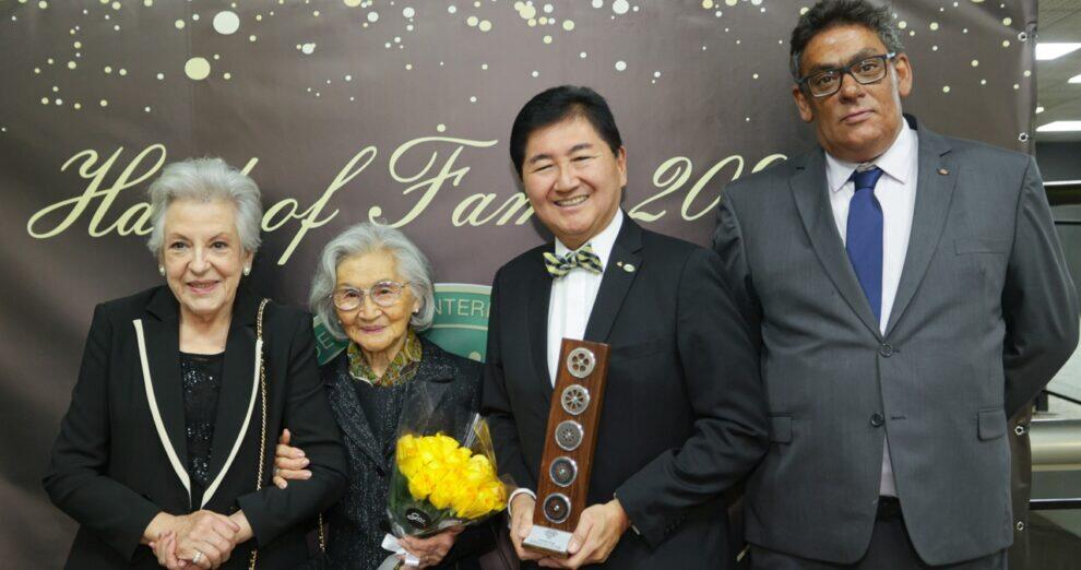 Roberto Suga recebe prêmio Hall of Fame FIVA 2024
