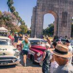 Desfile de carros antigos fez parte das comemorações de aniversário do Brique e de Porto Alegre