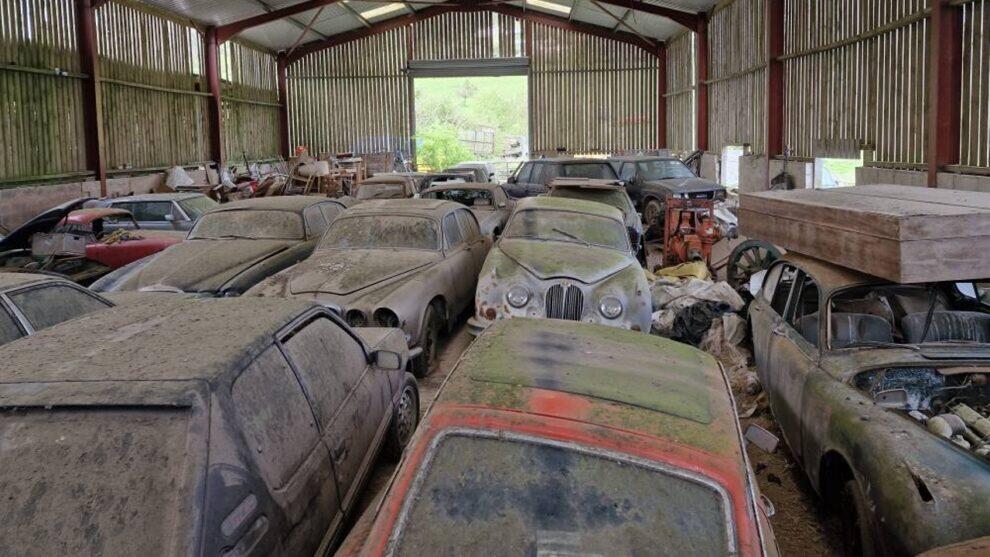 carros antigos escondidos